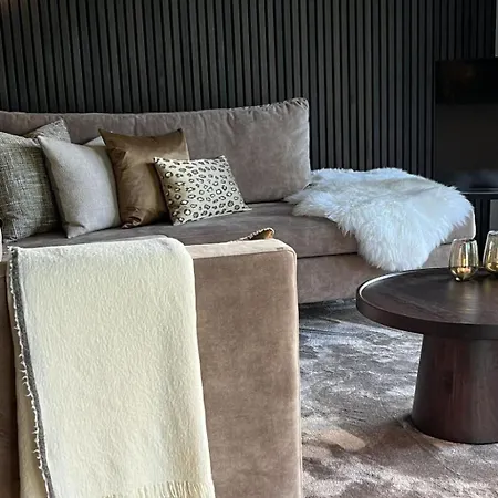 Hollywood 1 Appartement-fewo 6-bettwohnung By Interhome *